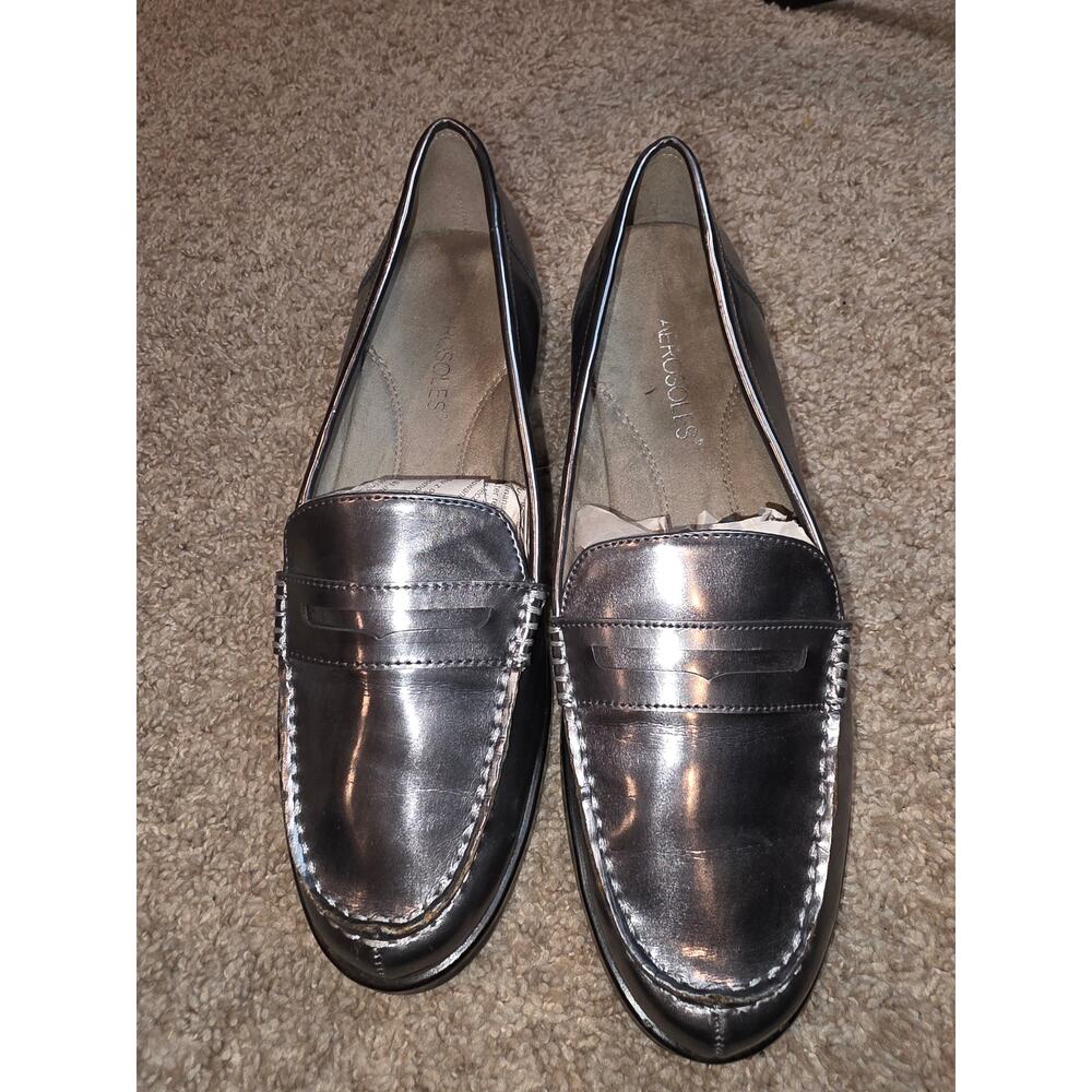 NWOT Aerosols main dish metallic silver‎ penny loafers sz 9